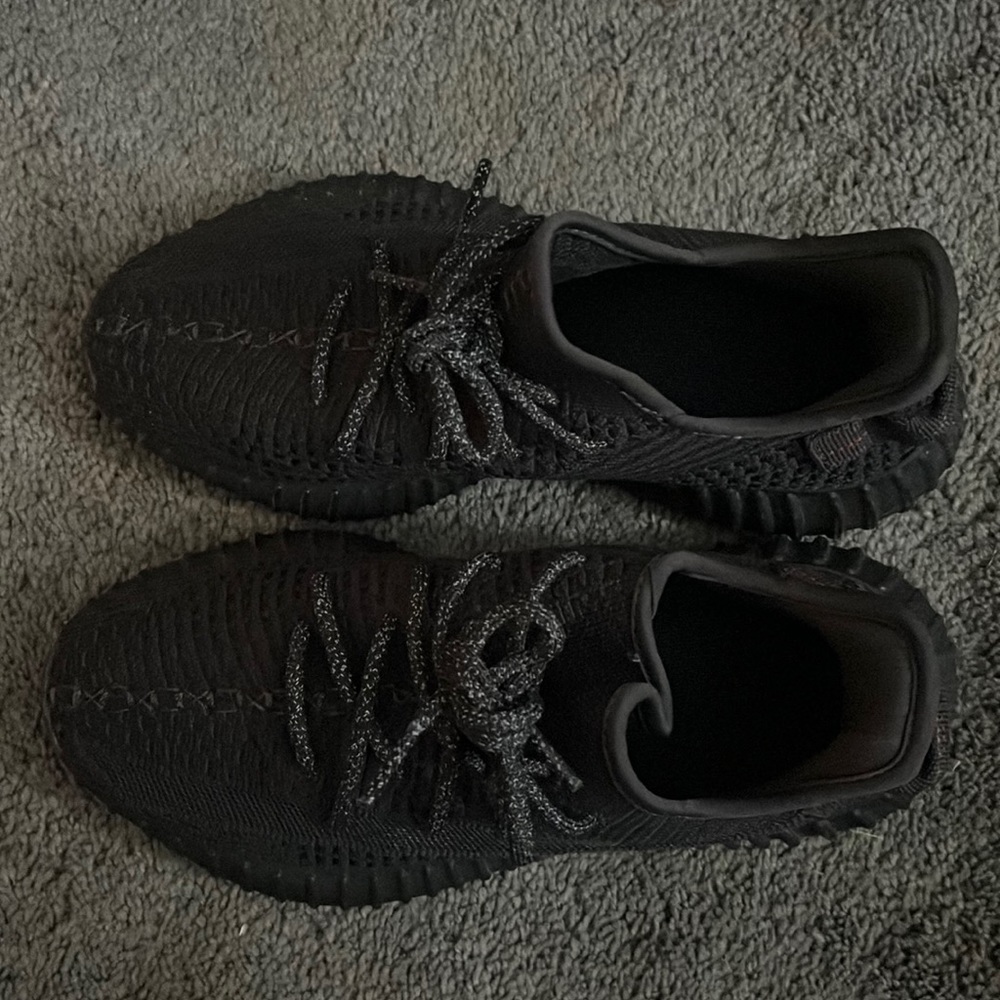 Yeezy 350 black non reflective